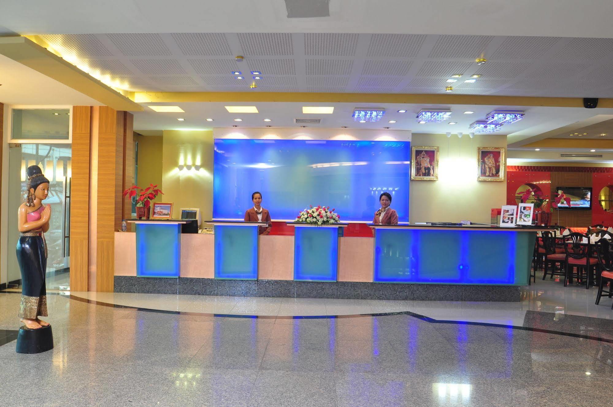 Bp Grand Suite Hotel Hat Yai Bagian luar foto