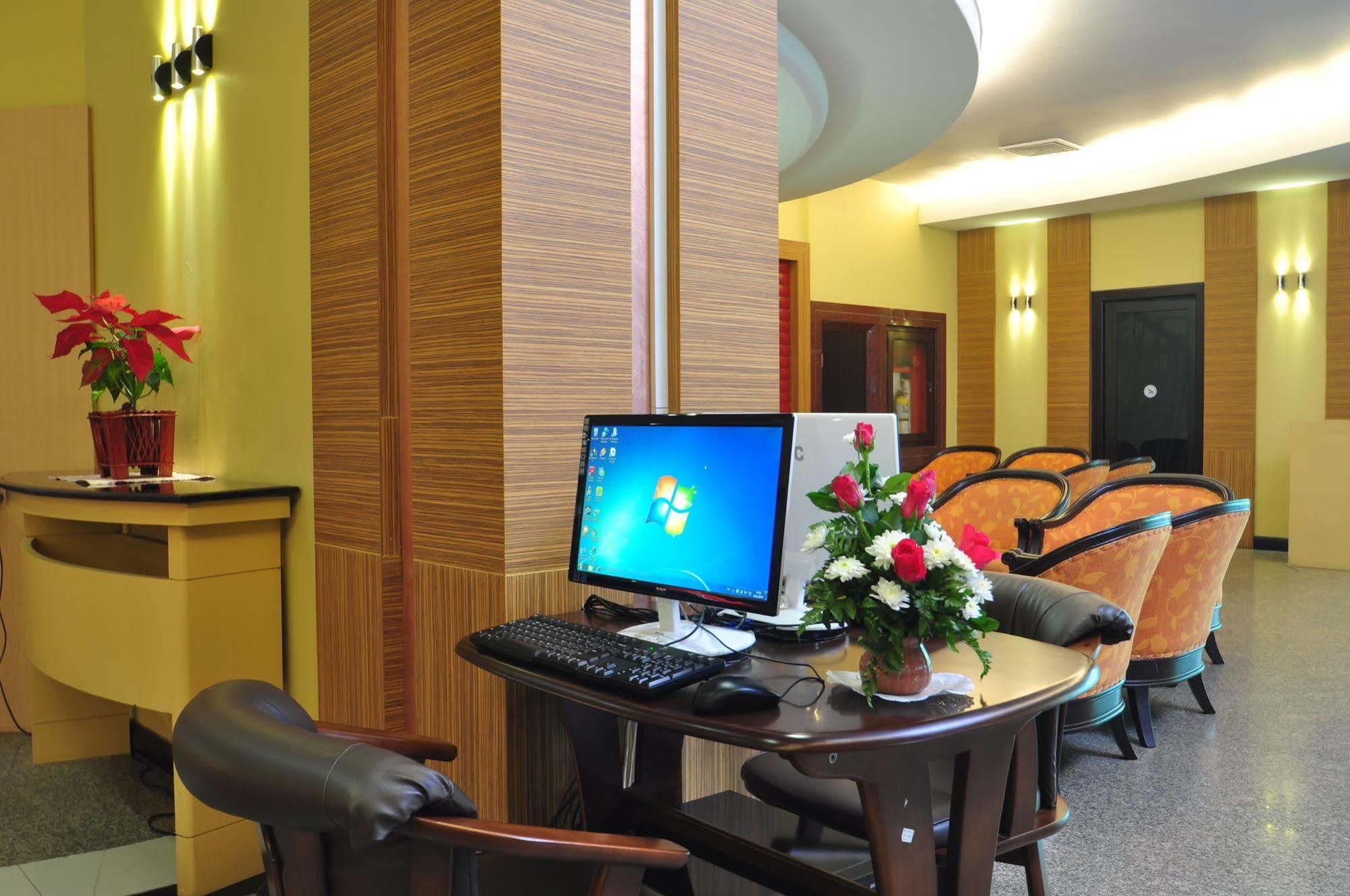 Bp Grand Suite Hotel Hat Yai Bagian luar foto